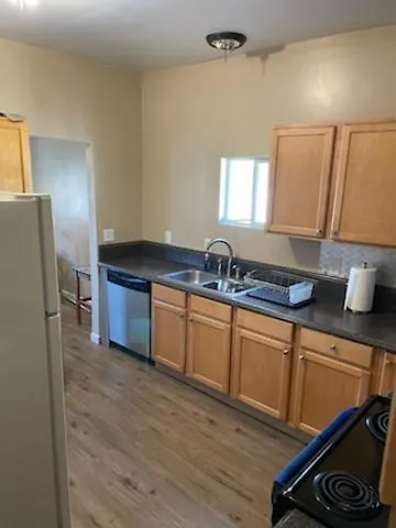 Private In Downtown Full Kitchen And Bathroom Shared Arts Roosevelt Row Convention Center Stadiums Asu Downtown
